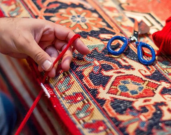 خدمات تخصصی و حرفه ای رفوی فرش در قالیشویی آبادان